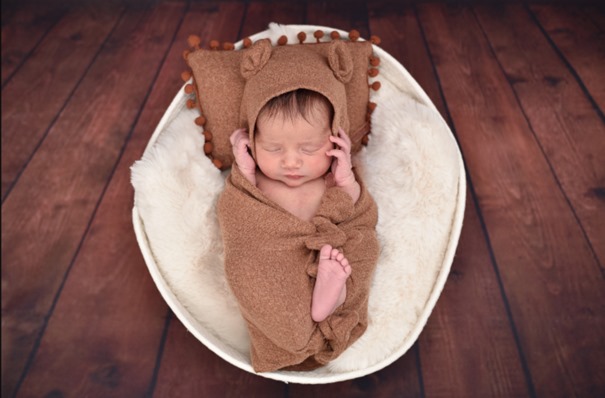 Une image contenant Visage humain, jeune enfant, enfant, personneLe contenu généré par l’IA peut être incorrect.